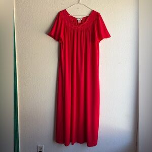 Vintage Retro SHADOWLINE nightgown chemise slip dress size L color red like new